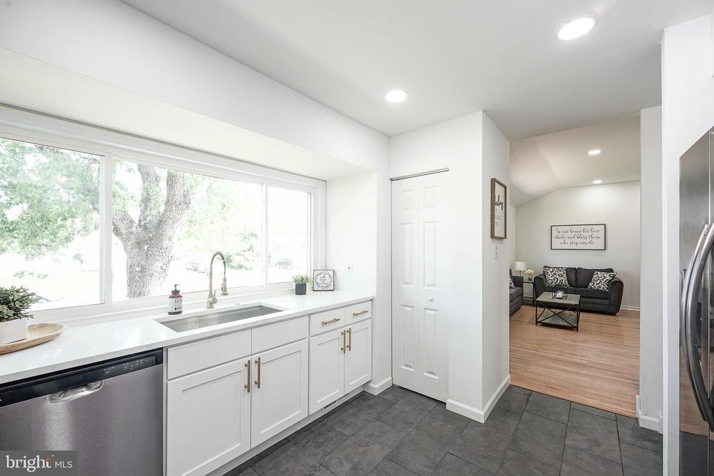 411 Greenview Road - Photo 16