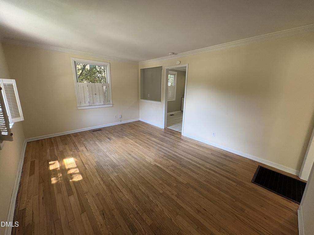 727 New Road - Photo 1