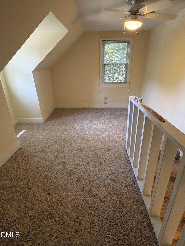 727 New Road - Photo 9