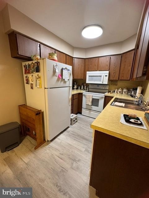 444 E Holly Avenue - Photo 2
