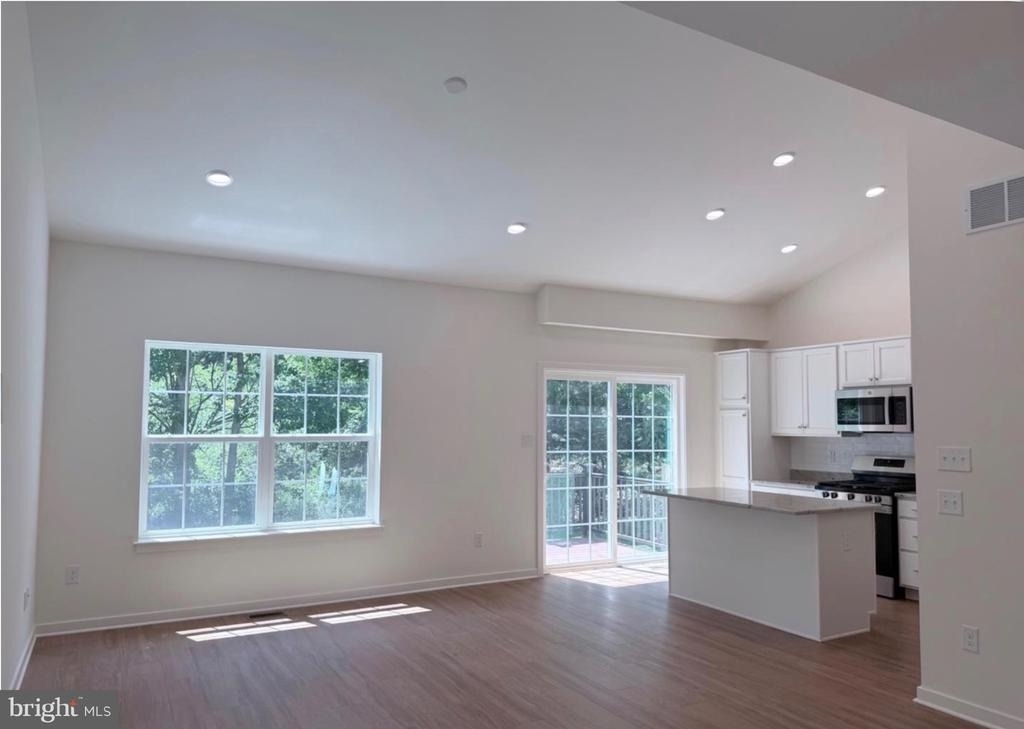 370 Hidden Drive - Photo 4