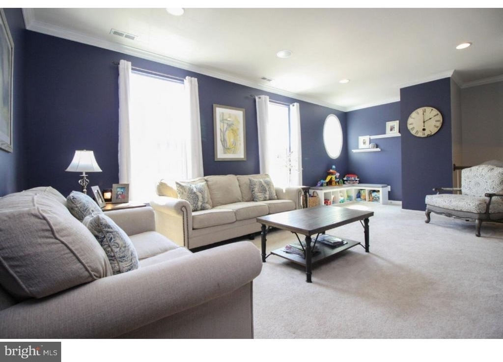 33 Wallace Street - Photo 2