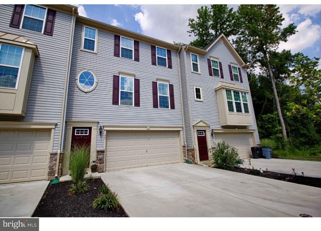 33 Wallace Street - Photo 0