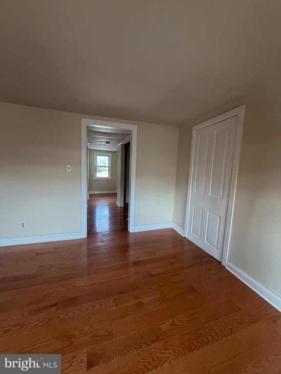 227 E Broad - Photo 7