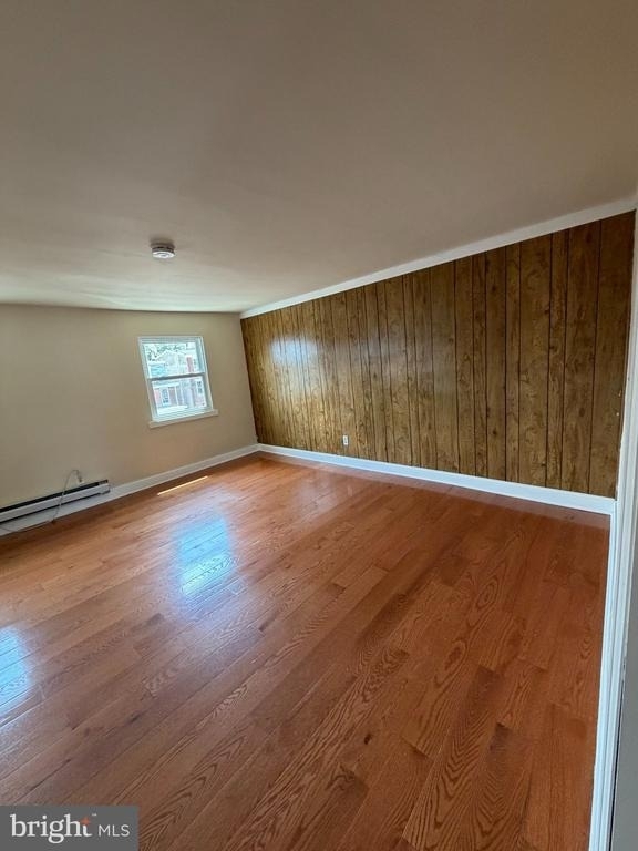 227 E Broad - Photo 3