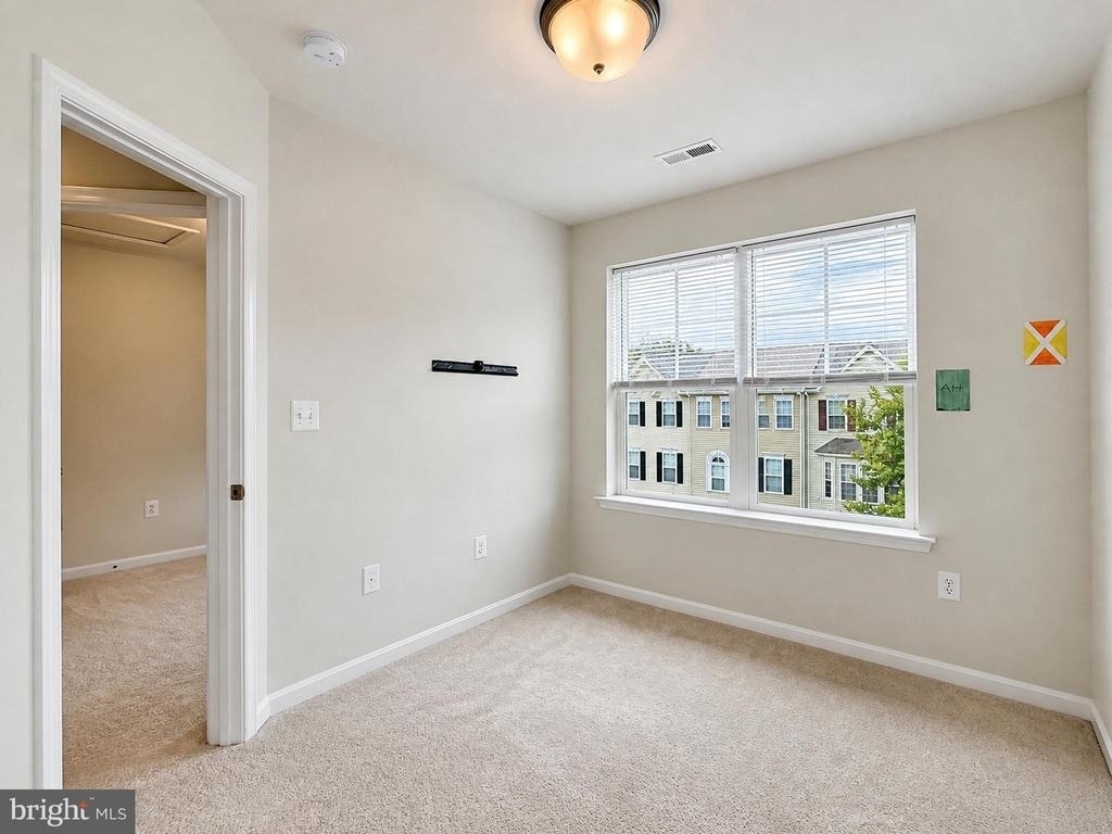 45710 N Maxine Way - Photo 17