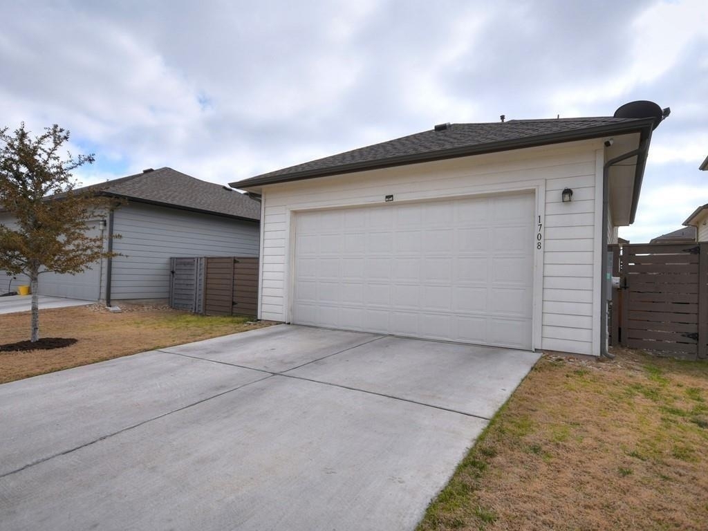 1708 Arcilla St - Photo 29