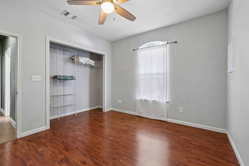 286 Simpson Ave - Photo 17