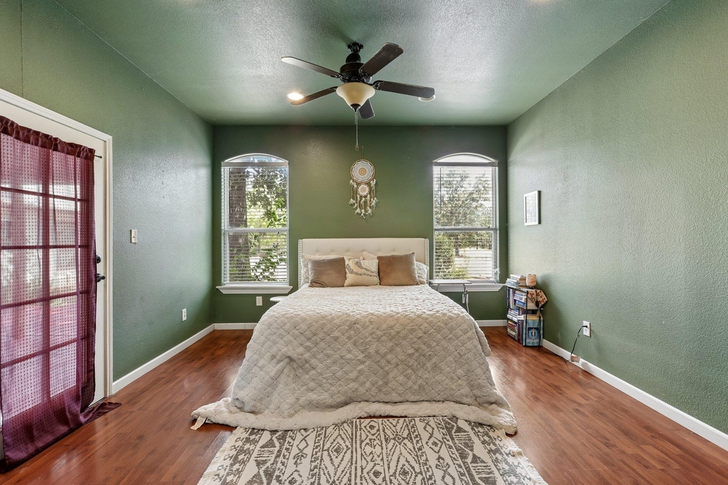 286 Simpson Ave - Photo 9