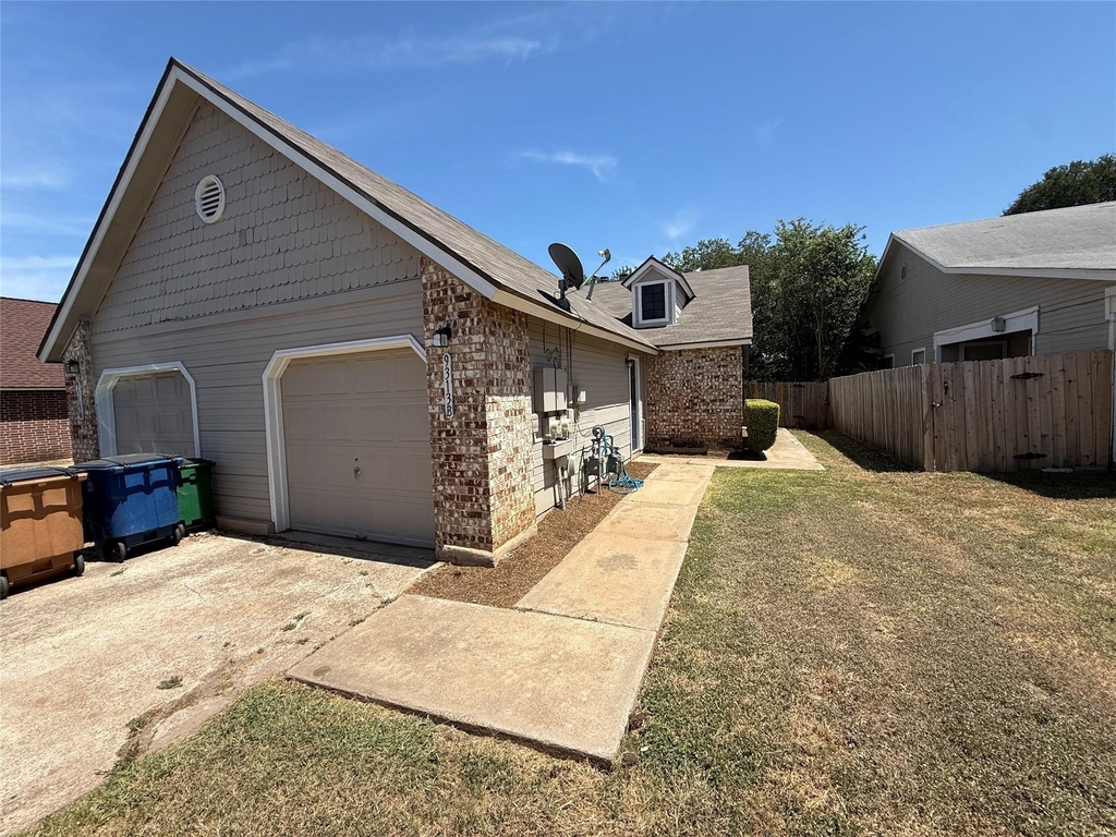 9313 Kempler Dr - Photo 0