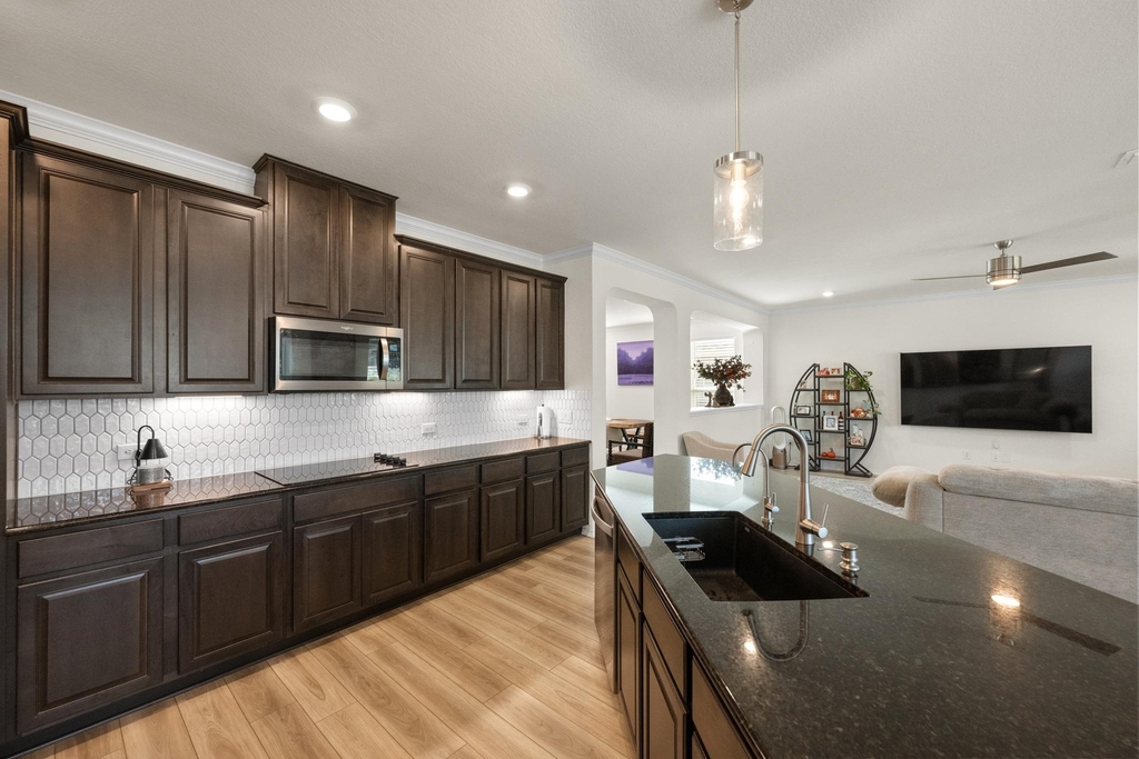 7207 Wink Way - Photo 9