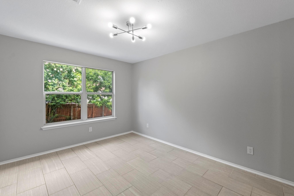 12708 Collindale Cv - Photo 9