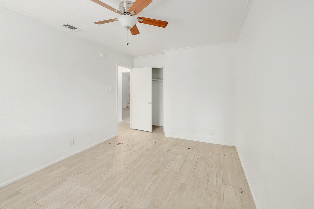 12202 Dundee Dr - Photo 11