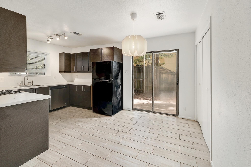 12202 Dundee Dr - Photo 7