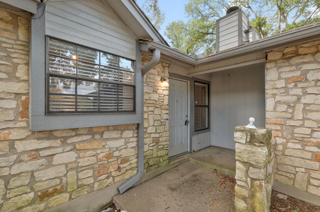 12202 Dundee Dr - Photo 2