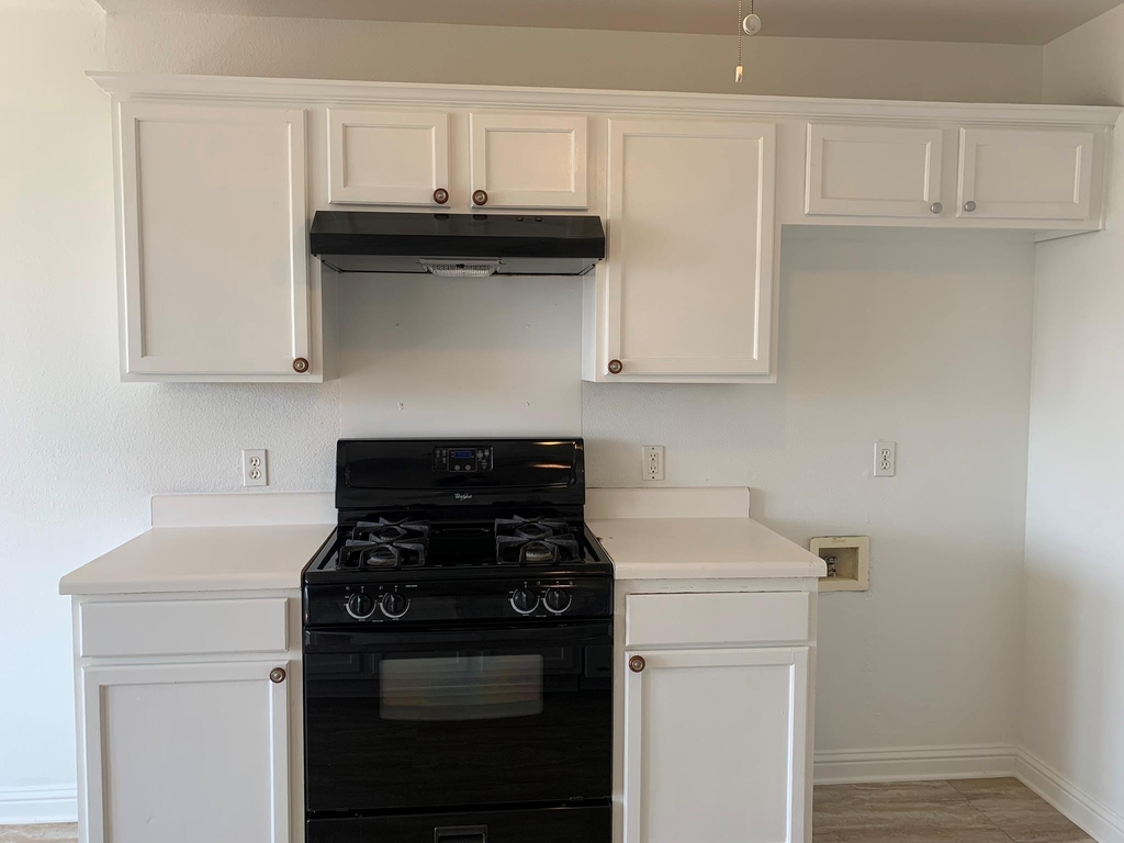210 Evergreen Cir - Photo 5