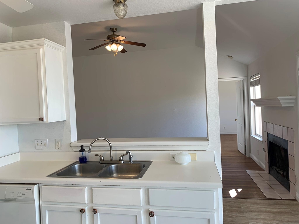 210 Evergreen Cir - Photo 9