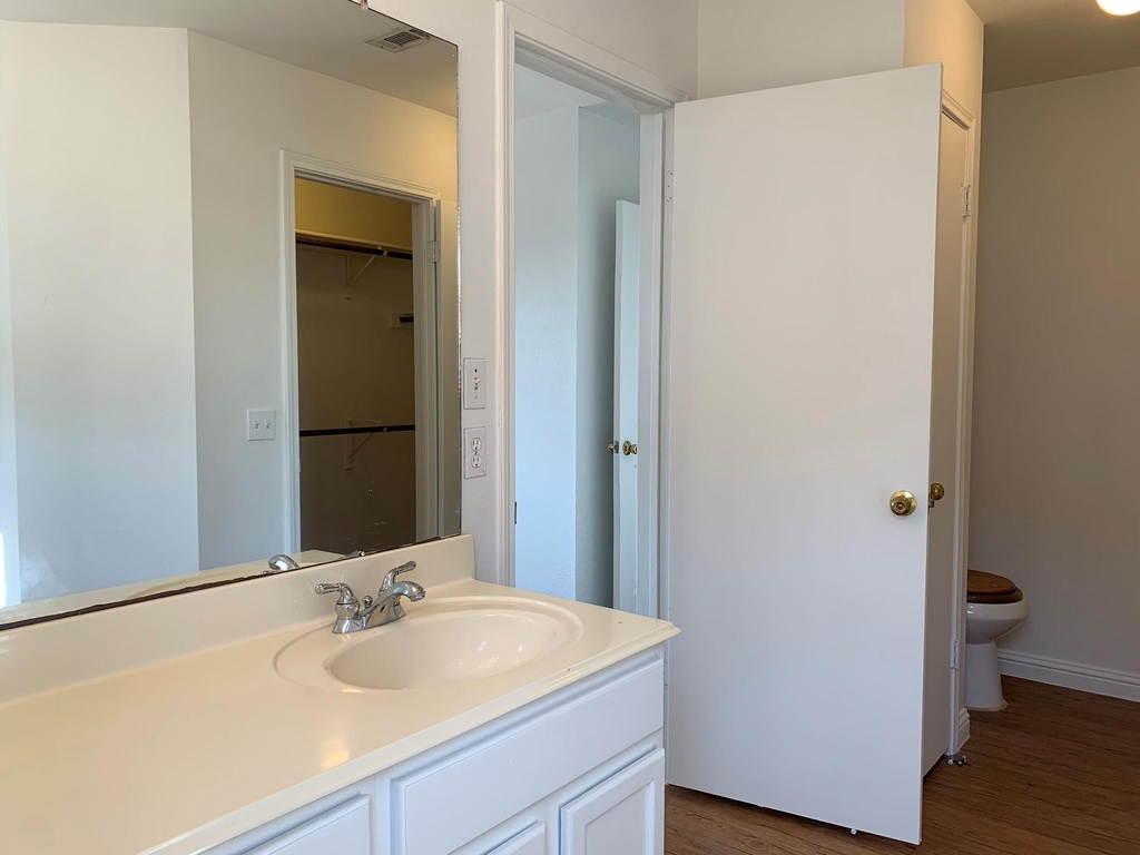 210 Evergreen Cir - Photo 14