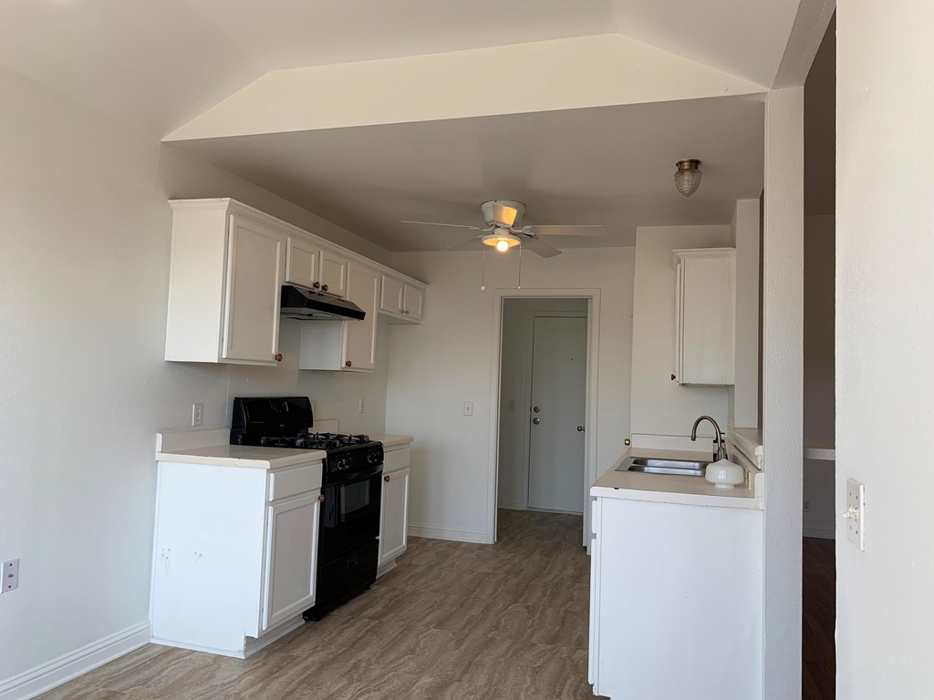 210 Evergreen Cir - Photo 7