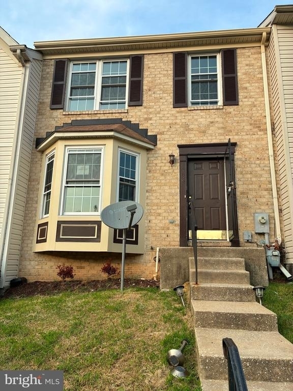 746 Villager Circle - Photo 0