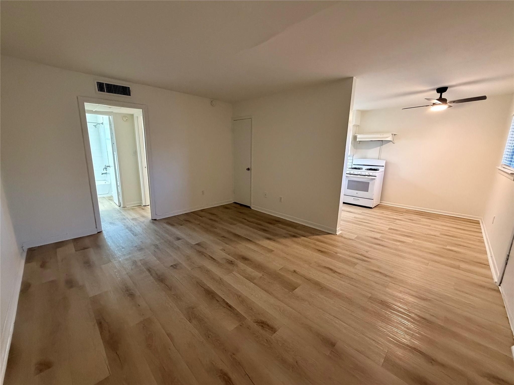 3106 Duval St - Photo 2