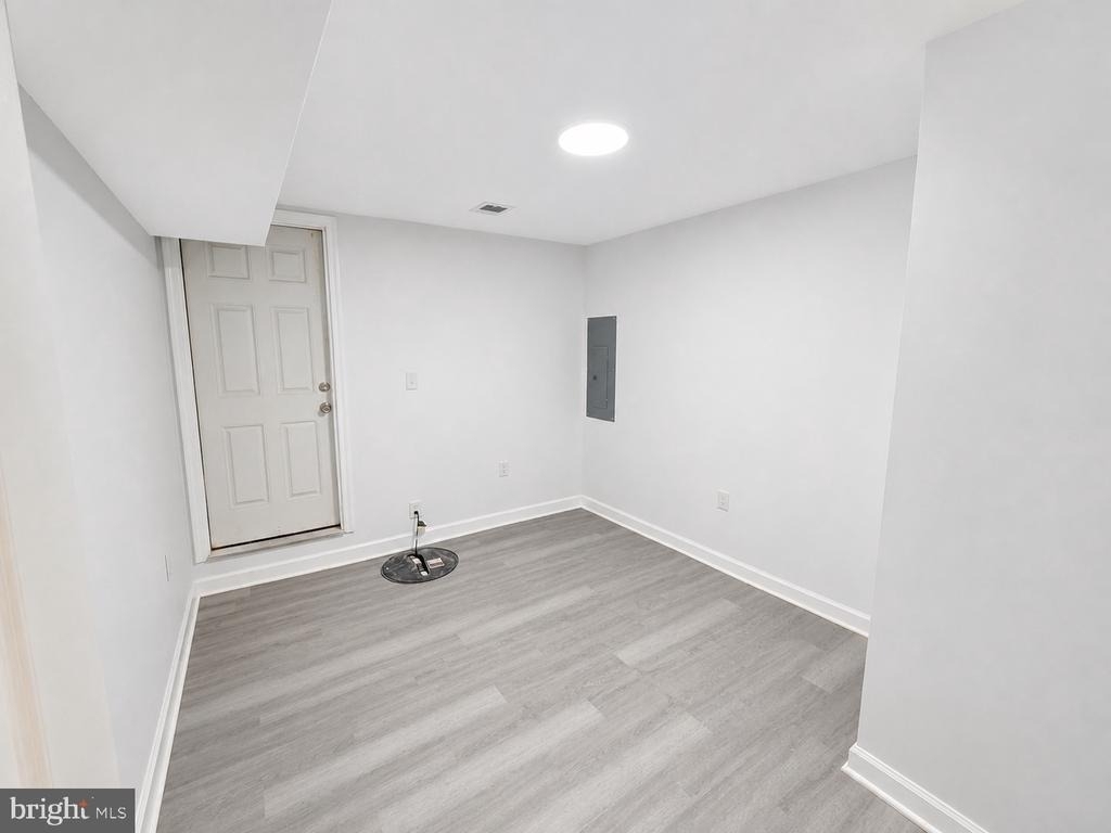 4031 Park Heights Avenue - Photo 15