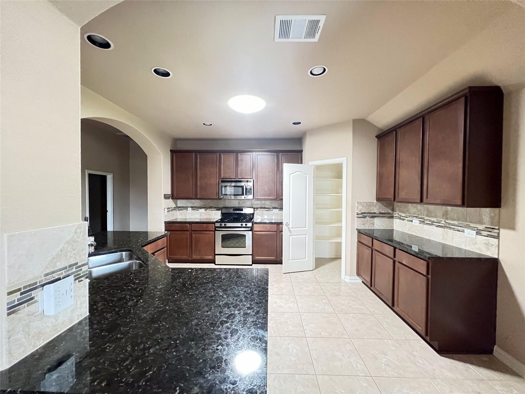 1817 Greyleaf Path - Photo 1