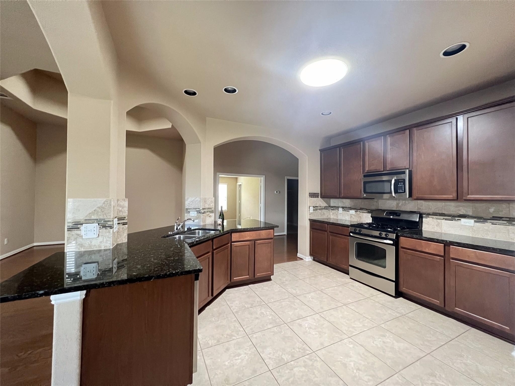 1817 Greyleaf Path - Photo 5