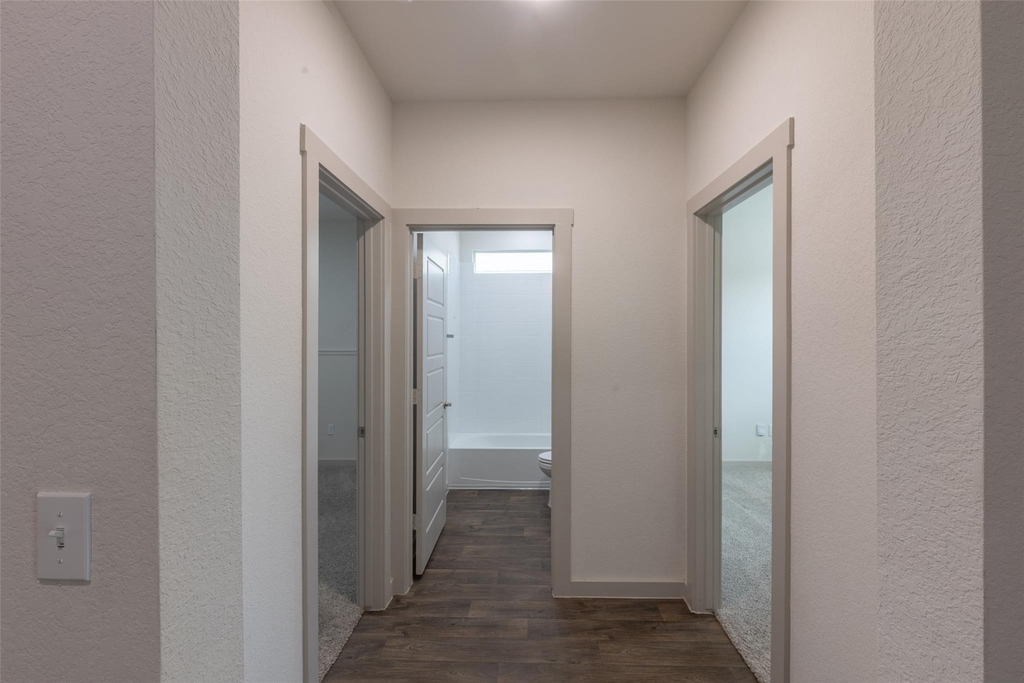 2913 Louris Ln - Photo 4
