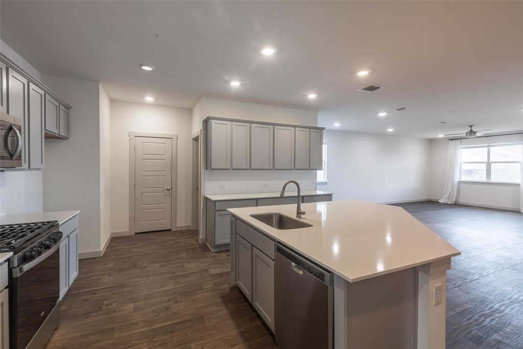 2913 Louris Ln - Photo 13