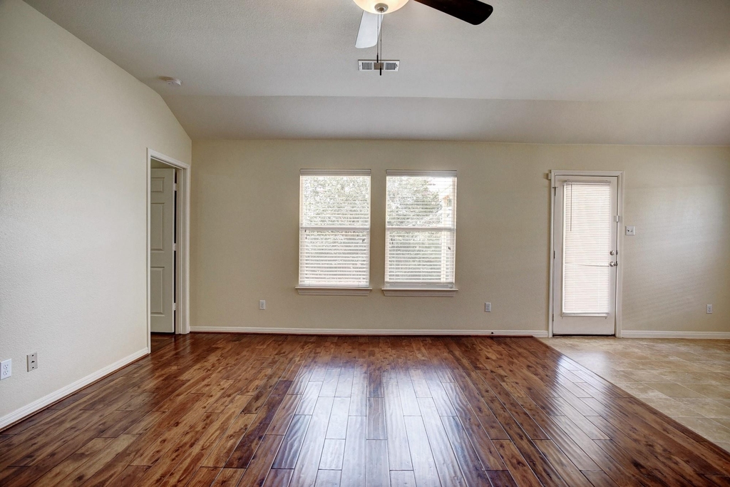 208 Wild Cat Dr - Photo 6