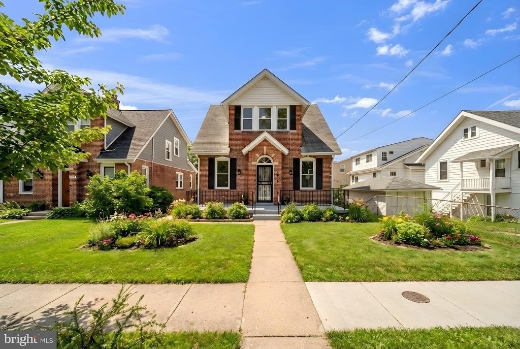 6018 2nd Street Nw - Photo 0
