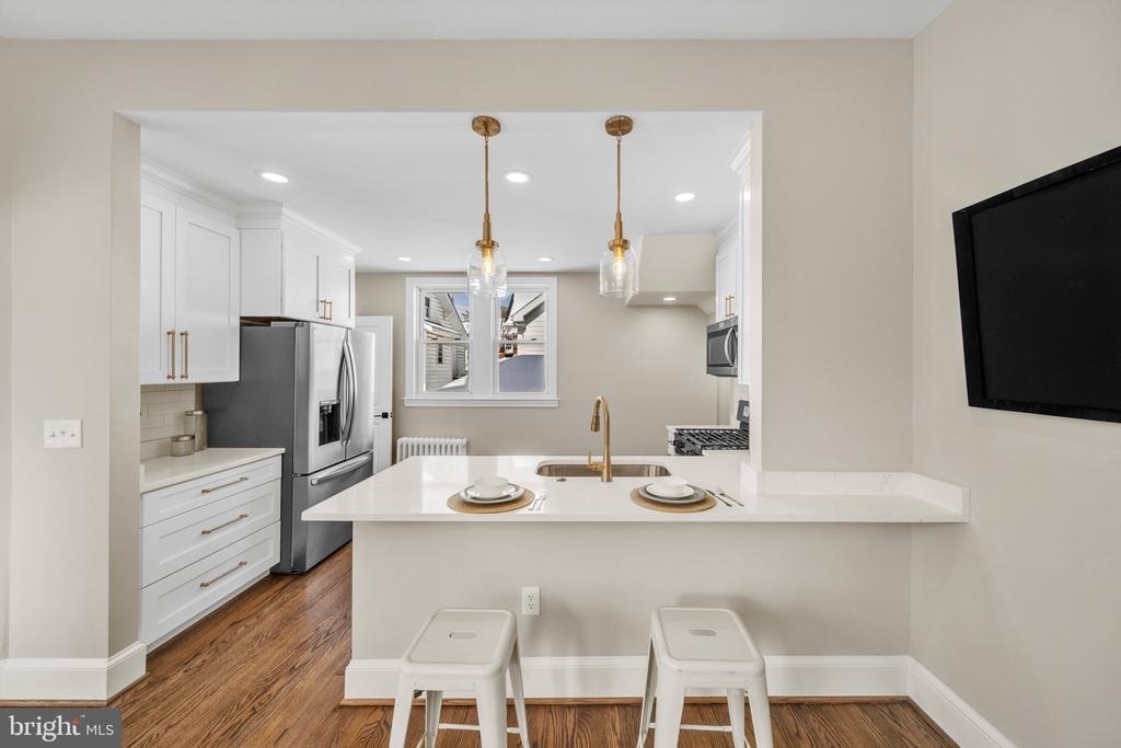 6018 2nd Street Nw - Photo 4