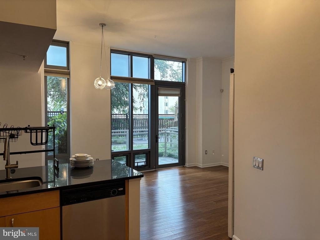 440 L Street Nw - Photo 5