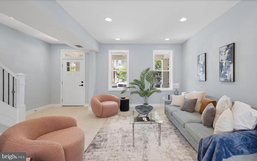706 Longfellow Street Nw - Photo 2