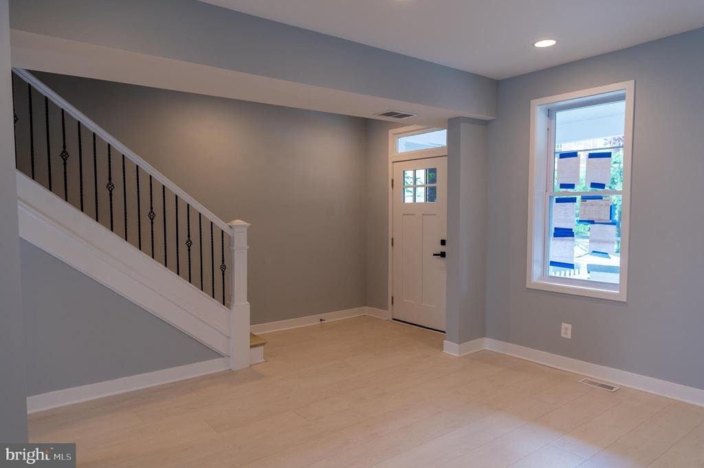 706 Longfellow Street Nw - Photo 12