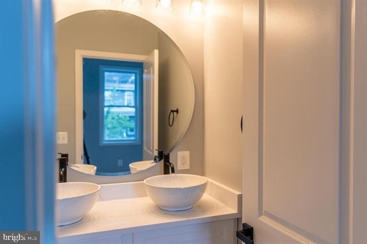 706 Longfellow Street Nw - Photo 18