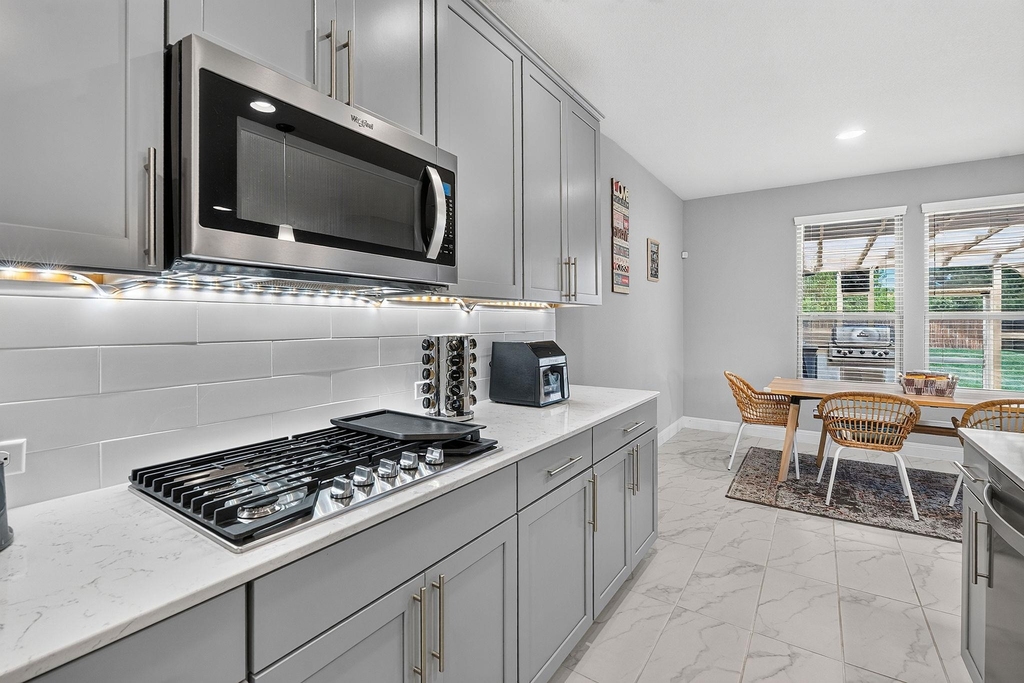 15820 Celosia St - Photo 8
