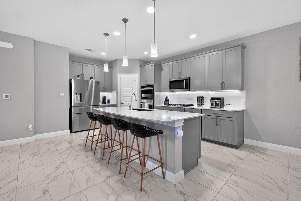 15820 Celosia St - Photo 5