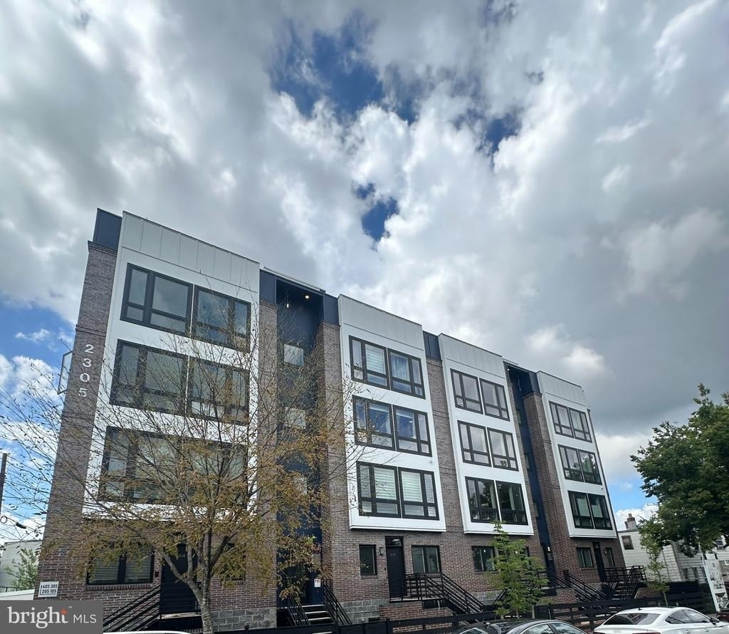 2305 Nicholson Street Se - Photo 1