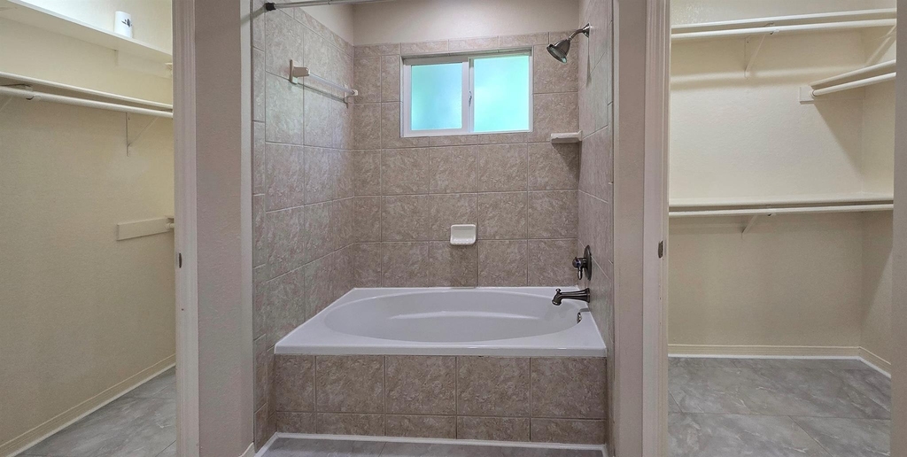 2124 Surrender Ave - Photo 10