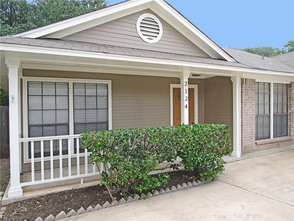 2124 Surrender Ave - Photo 1