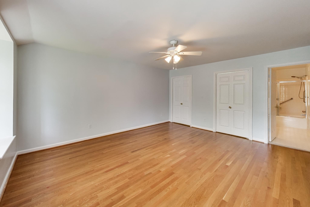 4736 Massachusetts Avenue Nw - Photo 18