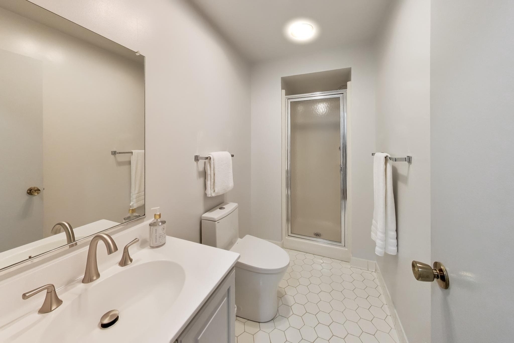 4736 Massachusetts Avenue Nw - Photo 25