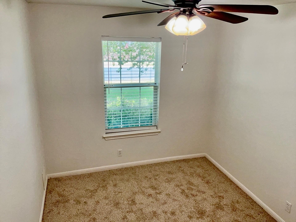 706 Stewart Dr - Photo 16