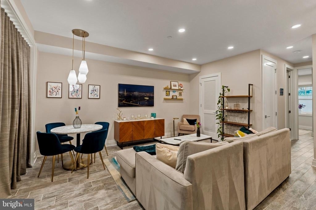 2618 University Place Nw - Photo 4