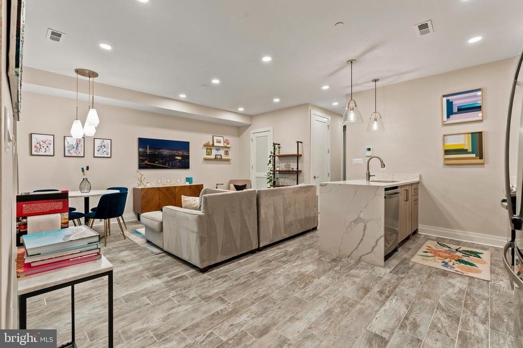 2618 University Place Nw - Photo 3