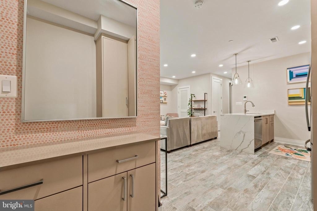 2618 University Place Nw - Photo 2