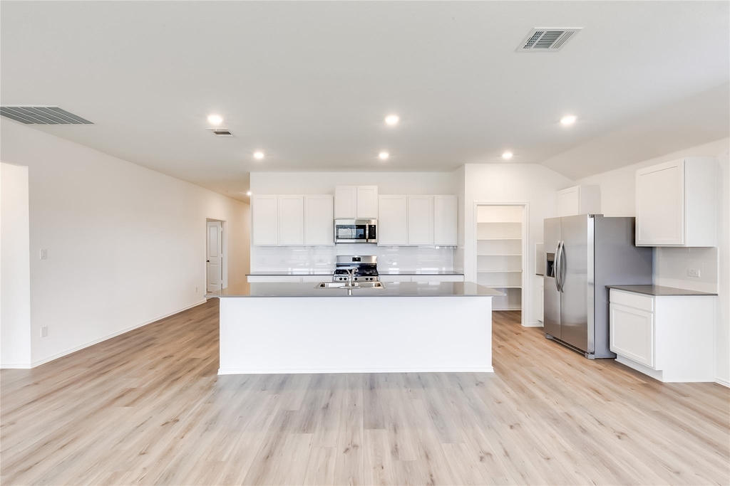 2000 Gilmer Way - Photo 9