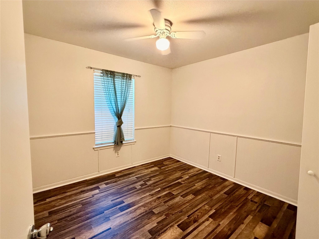 2202 Corbin Way - Photo 9